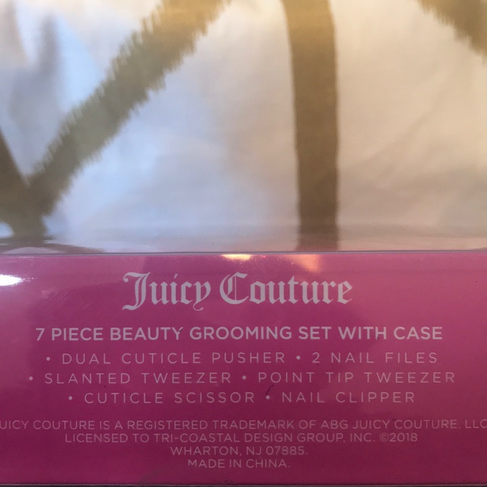 Sold JUICY COUTURE 7 Pc Grooming Manicure Kit - Picture 4 of 5
